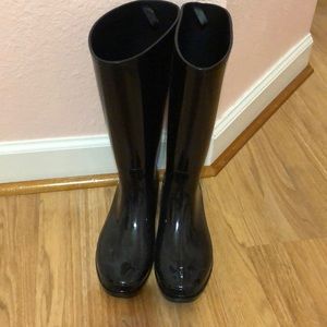 Black rain boots